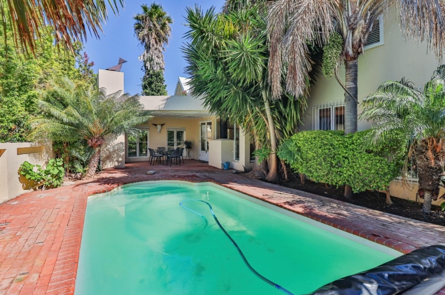 5 Bedroom Property for Sale in Fairway Heights Western Cape